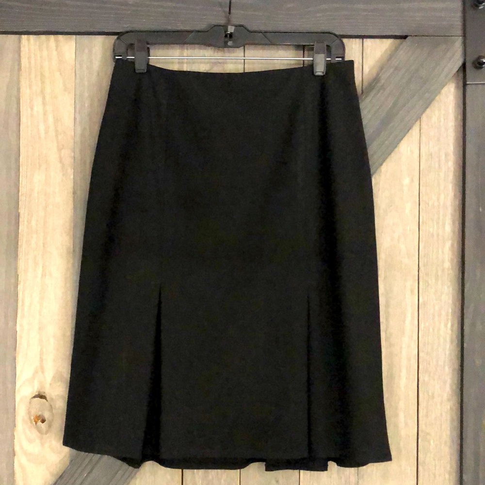 The Limited Stretch Black Pleated Skirt